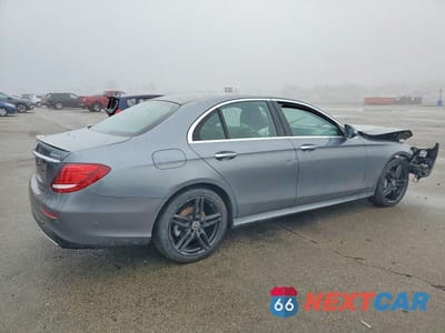 Trzecie zdjęcie samochodu z tyłu: 2018 MERCEDES-BENZ E 300 4MATIC VIN:WDDZF4KB5JA328589 - miniatura