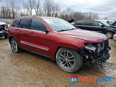 Czwarte zdjęcie samochodu z boku: 2012 JEEP GRAND CHEROKEE LAREDO VIN:1C4RJFAG3CC246109 - miniatura