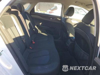 Zdjęcie 10 z 13 samochodu: 2022 KIA K5 LXS VIN:5XXG14J23NG165209 - miniatura