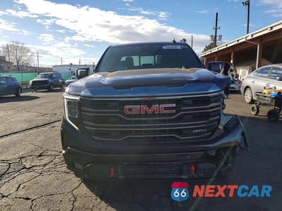 Piąte zdjęcie samochodu w środku: 2023 GMC SIERRA K1500 AT4 VIN:1GTUUEEL4PZ246951 - miniatura