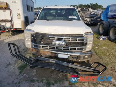 Piąte zdjęcie samochodu w środku: 2025 FORD F350 SUPER DUTY VIN:1FD8W3HT6SED23570 - miniatura