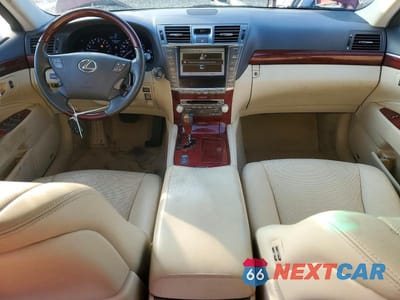 Zdjęcie 8 z 11 samochodu: 2011 LEXUS LS 460 VIN:JTHCL5EFXB5009873 - miniatura