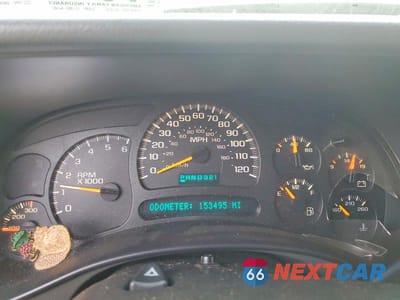 Zdjęcie 9 z 12 samochodu: 2005 CHEVROLET SILVERADO K2500 HEAVY DUTY VIN:1GCHK23U15F805470 - miniatura