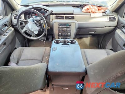 Zdjęcie 8 z 13 samochodu: 2010 CHEVROLET SUBURBAN C1500 LS VIN:1GNUCHE08AR226825 - miniatura