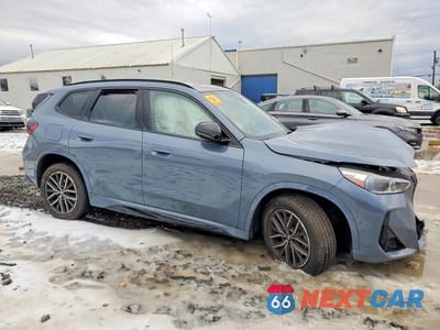 Czwarte zdjęcie samochodu z boku: 2023 BMW X1 XDRIVE28I VIN:WBX73EF07P5W03733 - miniatura