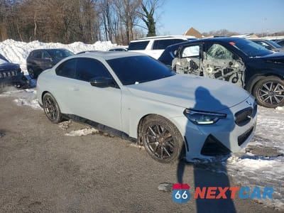 Czwarte zdjęcie samochodu z boku: 2022 BMW M240XI VIN:3MW53CM04N8C35813 - miniatura