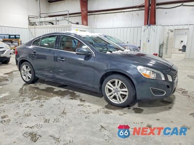 Czwarte zdjęcie samochodu z boku: 2012 VOLVO S60 T5 VIN:YV1622FS4C2141259 - miniatura