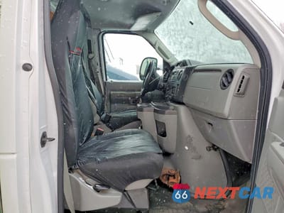 Piąte zdjęcie samochodu w środku: 2015 FORD E350 BOX TRUCK VIN:1FDWE3FL5FDA00409 - miniatura