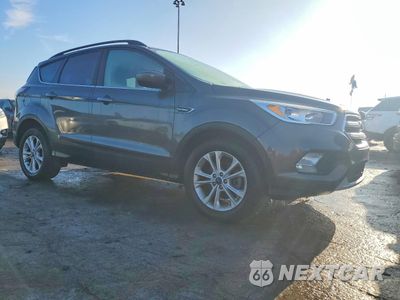 Czwarte zdjęcie samochodu z boku: 2018 FORD ESCAPE SE VIN:1FMCU0GD6JUB61758 - miniatura