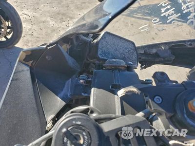 Zdjęcie 7 z 9 samochodu: 2024 YAMAHA YZFR1 VIN:JYARN66E1RA004642 - miniatura