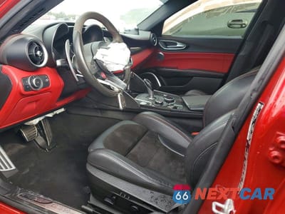 Zdjęcie 7 z 13 samochodu: 2018 ALFA ROMEO GIULIA QUADRIFOGLIO VIN:ZARFAEAV9J7575730 - miniatura