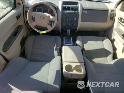 Zdjęcie 8 z 13 samochodu: 2010 FORD ESCAPE XLS VIN:1FMCU0C75AKA72324 - miniatura
