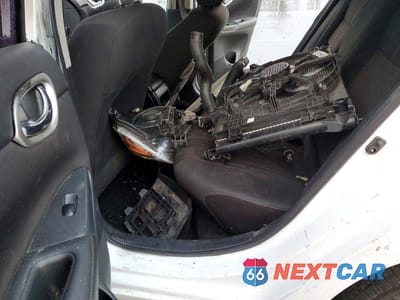 Zdjęcie 12 z 13 samochodu: 2017 NISSAN SENTRA S VIN:3N1AB7AP7HY314705 - miniatura