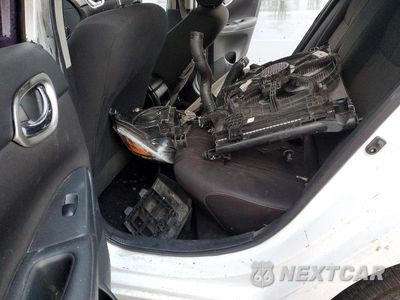Zdjęcie 12 z 13 samochodu: 2017 NISSAN SENTRA S VIN:3N1AB7AP7HY314705 - miniatura