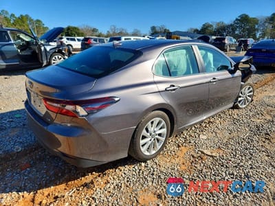 Trzecie zdjęcie samochodu z tyłu: 2024 TOYOTA CAMRY LE VIN:4T1C11AK6RU203296 - miniatura
