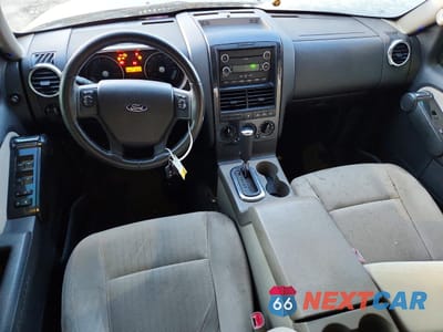 Zdjęcie 8 z 12 samochodu: 2008 FORD EXPLORER XLT VIN:1FMEU73E28UB01535 - miniatura
