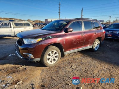 2011 TOYOTA HIGHLANDER BASE 5TDBK3EH0BS085182 - główne zdjęcie licytacji z USA - miniatura