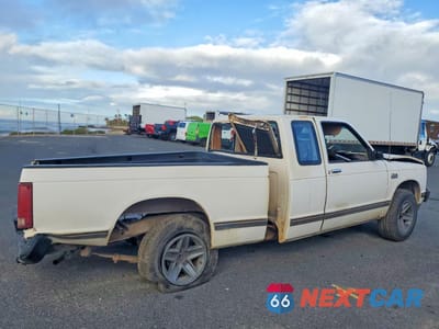 Trzecie zdjęcie samochodu z tyłu: 1988 CHEVROLET S TRUCK S10 VIN:1GCBS19R7J8111819 - miniatura