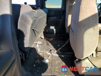 Zdjęcie 10 z 11 samochodu: 2001 CHEVROLET SILVERADO C1500 VIN:2GCEC19V911176052 - miniatura