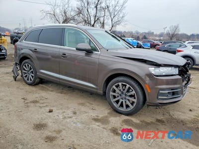 Czwarte zdjęcie samochodu z boku: 2018 AUDI Q7 PRESTIGE VIN:WA1VAAF70JD033114 - miniatura