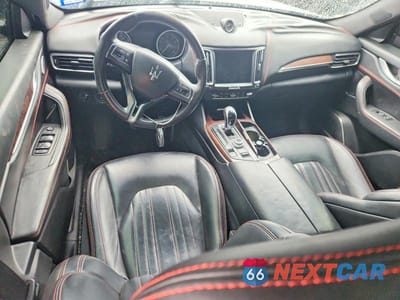 Zdjęcie 8 z 14 samochodu: 2017 MASERATI LEVANTE LUXURY VIN:ZN661XUL3HX245218 - miniatura