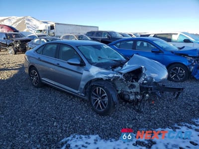 Czwarte zdjęcie samochodu z boku: 2025 VOLKSWAGEN JETTA SE VIN:3VWEX7BU7SM024433 - miniatura