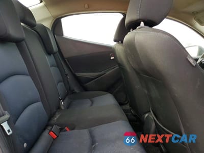 Zdjęcie 10 z 12 samochodu: 2019 TOYOTA YARIS VIN:3MYDLBYV0KY522884 - miniatura