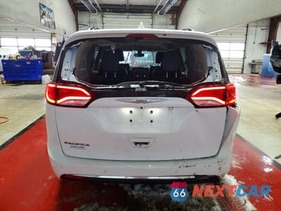 Zdjęcie 6 z 14 samochodu: 2018 CHRYSLER PACIFICA TOURING L VIN:2C4RC1BGXJR212670 - miniatura