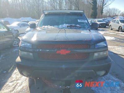 Piąte zdjęcie samochodu w środku: 2002 CHEVROLET AVALANCHE K1500 VIN:3GNEK13T32G281728 - miniatura