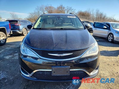 Piąte zdjęcie samochodu w środku: 2017 CHRYSLER PACIFICA TOURING L VIN:2C4RC1BG5HR725691 - miniatura