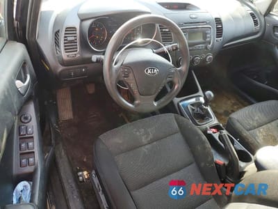 Zdjęcie 8 z 12 samochodu: 2017 KIA FORTE LX VIN:3KPFK4A70HE053761 - miniatura