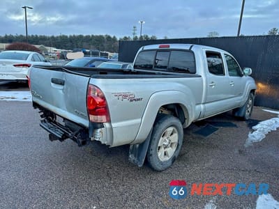 Czwarte zdjęcie samochodu z boku: 2006 TOYOTA TACOMA DOUBLE CAB LONG BED VIN:5TEMU52N46Z303495 - miniatura