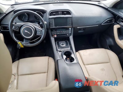Zdjęcie 8 z 12 samochodu: 2017 JAGUAR F-PACE VIN:SADCS2BN5HA085729 - miniatura