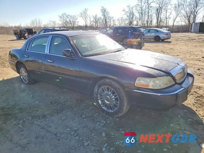 Czwarte zdjęcie samochodu z boku: 2007 LINCOLN TOWN CAR SIGNATURE LIMITED VIN:1LNHM82W37Y633686 - miniatura
