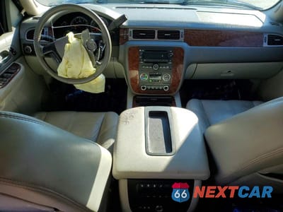 Zdjęcie 8 z 13 samochodu: 2007 CHEVROLET SUBURBAN C1500 VIN:3GNFC16037G239859 - miniatura