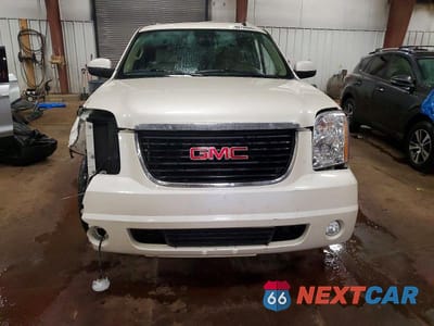 Piąte zdjęcie samochodu w środku: 2014 GMC YUKON XL K1500 SLT VIN:1GKS2KE75ER220939 - miniatura