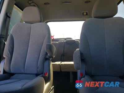 Zdjęcie 10 z 12 samochodu: 2012 KIA SEDONA LX VIN:KNDMG4C77C6488734 - miniatura