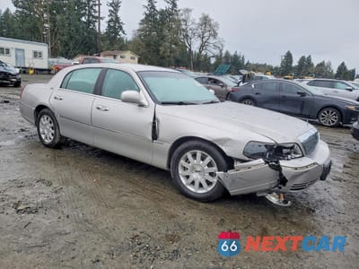 Czwarte zdjęcie samochodu z boku: 2011 LINCOLN TOWN CAR SIGNATURE LIMITED VIN:2LNBL8CV8BX759260 - miniatura