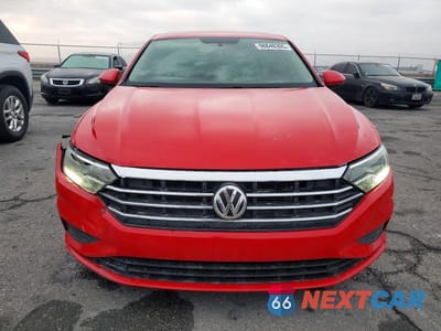 Piąte zdjęcie samochodu w środku: 2019 VOLKSWAGEN JETTA S VIN:3VWC57BU8KM067921 - miniatura