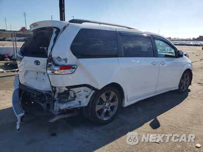 Trzecie zdjęcie samochodu z tyłu: 2016 TOYOTA SIENNA SE VIN:5TDXK3DCXGS721870 - miniatura