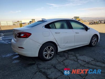 Trzecie zdjęcie samochodu z tyłu: 2018 CHEVROLET CRUZE LT VIN:1G1BE5SM2J7107897 - miniatura