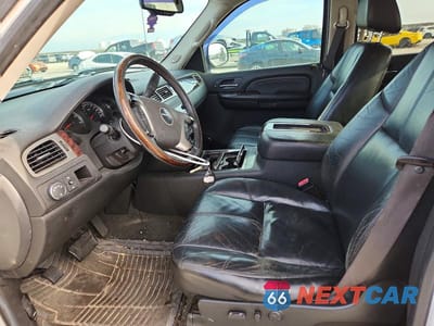 Zdjęcie 7 z 11 samochodu: 2008 GMC NEW SIERRA C1500 DENALI VIN:2GTEC638081181411 - miniatura