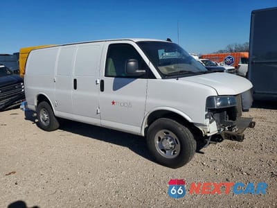 Czwarte zdjęcie samochodu z boku: 2019 CHEVROLET EXPRESS 2500 DELIVERY VAN VIN:1GCWGAFP5K1358398 - miniatura