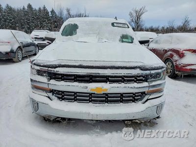 Piąte zdjęcie samochodu w środku: 2018 CHEVROLET SILVERADO K1500 LT VIN:3GCUKREC8JG590741 - miniatura