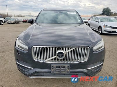 Piąte zdjęcie samochodu w środku: 2017 VOLVO XC90 T8 VIN:YV4BC0ZX4H1130799 - miniatura