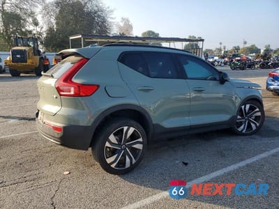 Trzecie zdjęcie samochodu z tyłu: 2024 VOLVO XC40 ULTIMATE VIN:YV4L12UM4R2376346 - miniatura