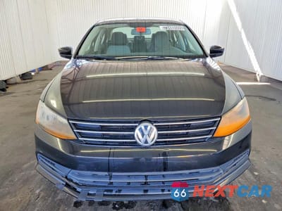 Piąte zdjęcie samochodu w środku: 2017 VOLKSWAGEN JETTA S VIN:3VW2B7AJ3HM332295 - miniatura