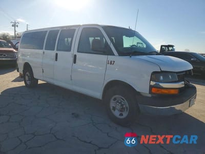 Czwarte zdjęcie samochodu z boku: 2015 CHEVROLET EXPRESS G3500 LT VIN:1GAZG1FG3F1181457 - miniatura