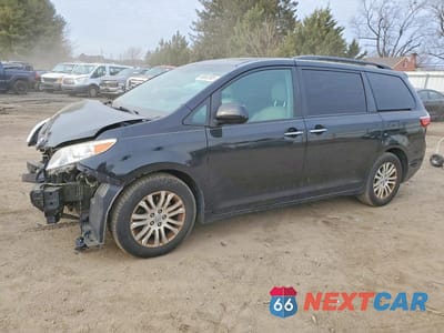 2017 TOYOTA SIENNA XLE PREMIUM 8-PASSENGER 5TDYZ3DC1HS812513 - główne zdjęcie licytacji z USA - miniatura