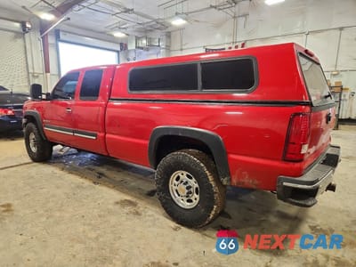 Drugie zdjęcie samochodu z przodu: 2003 CHEVROLET SILVERADO K2500 HEAVY DUTY VIN:1GCHK29U03E287278 - miniatura